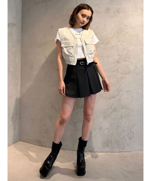 【美品】EMODA黒 コンパクトショートダウンベスト コンパクトスタンドフェイクダウンベスト M 【メール便対応不可