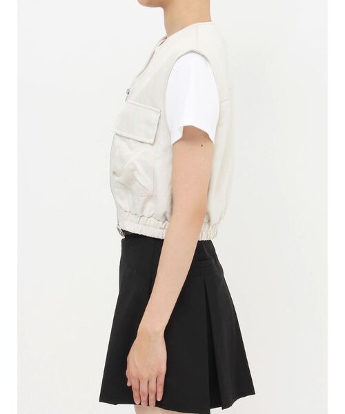 EMODA(エモダ)の「アウトポケットショートベスト(ベスト・レディース・アイボリー/ブラック/グレー・FREE)」の7枚目の写真
