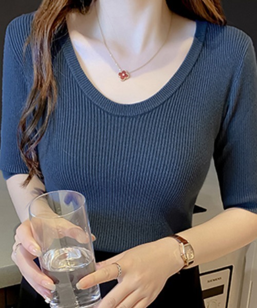 COCOMOMO(ココモモ)の「Uネック五分袖リブニット(ニット/セーター・レディース・ブルー/グリーン/ブラウン/ベージュ/ホワイト/ブラック・FREE)」の14枚目の写真