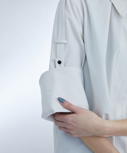 UNITED TOKYO(ユナイテッドトウキョウ)の「2wayエポレットデザインブラウス(シャツ/ブラウス・レディース・アイボリー/ネイビー・FREE)」の9枚目の写真