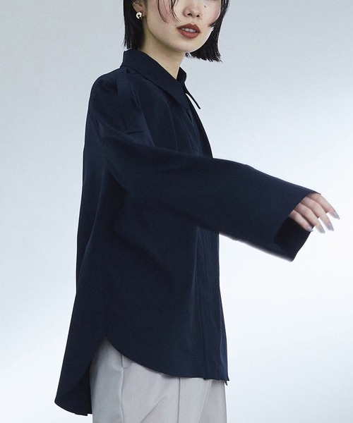 UNITED TOKYO(ユナイテッドトウキョウ)の「2wayエポレットデザインブラウス(シャツ/ブラウス・レディース・アイボリー/ネイビー・FREE)」の8枚目の写真