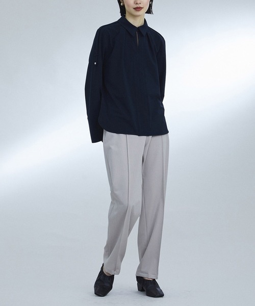 UNITED TOKYO(ユナイテッドトウキョウ)の「2wayエポレットデザインブラウス(シャツ/ブラウス・レディース・アイボリー/ネイビー・FREE)」の4枚目の写真