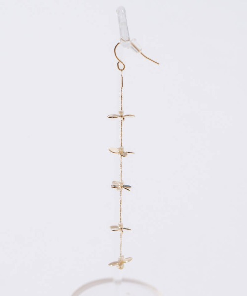 flower(フラワー)の「スウィングパピヨンピアス(ピアス(片耳用)・レディース・ゴールド・FREE)」の3枚目の写真