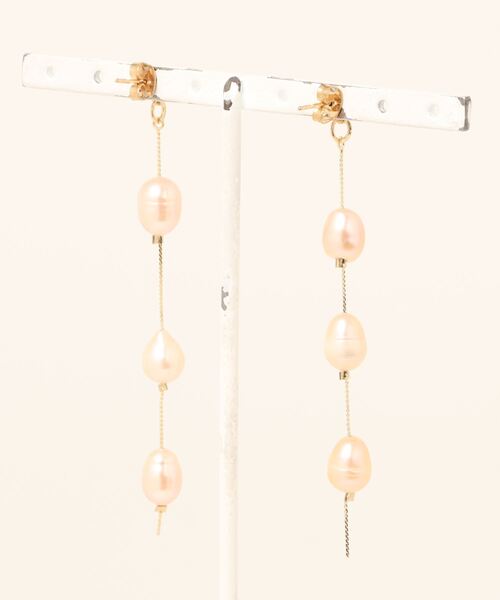 tone（トーン）の「【piiiii.accessory】オレンジ淡水パールピアス(MA)（ピアス（両耳用）・レディース・オレンジ系1・FREE）」の2枚目の写真