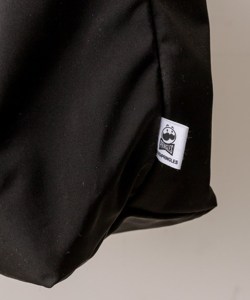 ear PAPILLONNER（イアパピヨネ）の「【プリングルズ×ear】A4サイズ対応/コラボクロスショルダーバッグ/シャーリングリボン/ホーボーバッグ（ショルダーバッグ・レディース・ブラック/ホワイト/ホワイト系その他・FREE）」の14枚目の写真