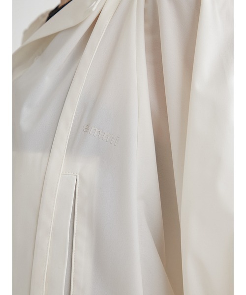 emmi（エミ）の「eco ラッシュガードポンチョフーディー（ナイロンジャケット・レディース・ブラック/オフホワイト・FREE）」の12枚目の写真