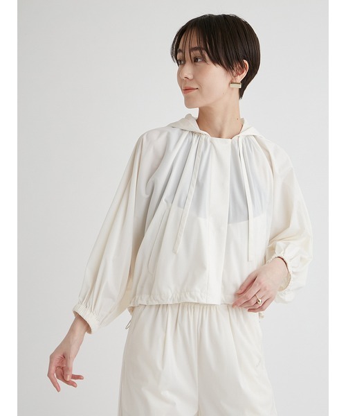 emmi（エミ）の「eco ラッシュガードポンチョフーディー（ナイロンジャケット・レディース・ブラック/オフホワイト・FREE）」の15枚目の写真