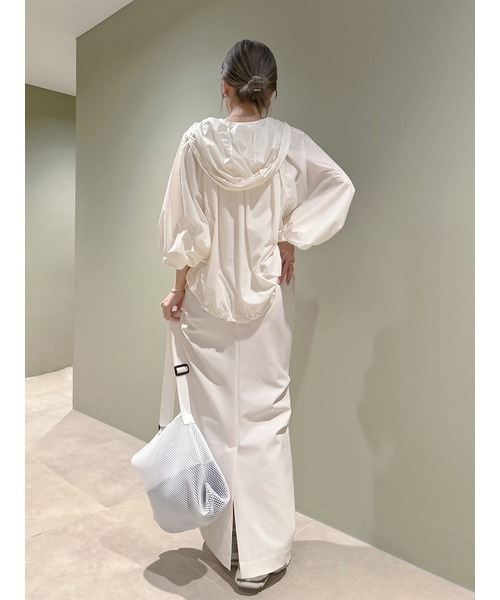 emmi（エミ）の「eco ラッシュガードポンチョフーディー（ナイロンジャケット・レディース・ブラック/オフホワイト・FREE）」の19枚目の写真