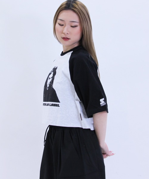 STARTER（スターター）の「STARTER ショート丈 ラグランプリントTシャツ / レディース チビT ラグランTシャツ プリントTシャツ（Tシャツ/カットソー・レディース・チャコール/ホワイト系/ブラウン系/ホワイト×ブラック・L/M）」の18枚目の写真