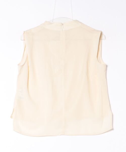 M.deux(エムドゥ)の「【上品映えトップス】〈とろみカットドレープブラウス〉(シャツ/ブラウス・レディース・ブルー/オフホワイト/ブラック・MEDIUM)」の19枚目の写真