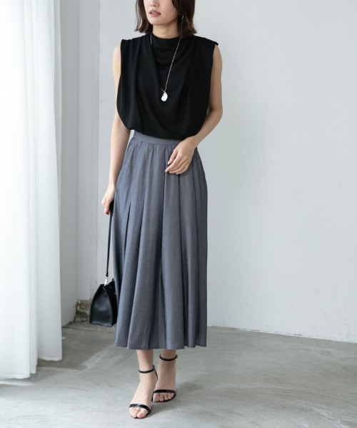 M.deux(エムドゥ)の「【上品映えトップス】〈とろみカットドレープブラウス〉(シャツ/ブラウス・レディース・ブルー/オフホワイト/ブラック・MEDIUM)」の8枚目の写真
