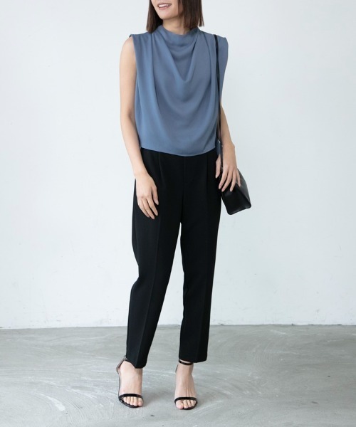 M.deux(エムドゥ)の「【上品映えトップス】〈とろみカットドレープブラウス〉(シャツ/ブラウス・レディース・ブルー/オフホワイト/ブラック・MEDIUM)」の9枚目の写真