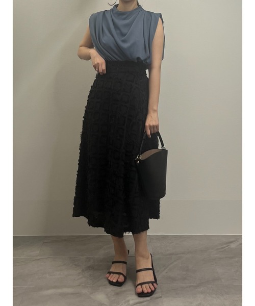 M.deux(エムドゥ)の「【上品映えトップス】〈とろみカットドレープブラウス〉(シャツ/ブラウス・レディース・ブルー/オフホワイト/ブラック・MEDIUM)」の22枚目の写真