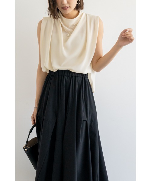 M.deux（エムドゥ）の「【上品映えトップス】〈とろみカットドレープブラウス〉（シャツ/ブラウス・レディース・ブルー/オフホワイト/ブラック・MEDIUM）」の5枚目の写真