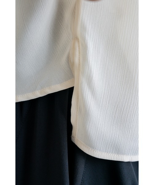 M.deux（エムドゥ）の「【上品映えトップス】〈とろみカットドレープブラウス〉（シャツ/ブラウス・レディース・ブルー/オフホワイト/ブラック・MEDIUM）」の14枚目の写真
