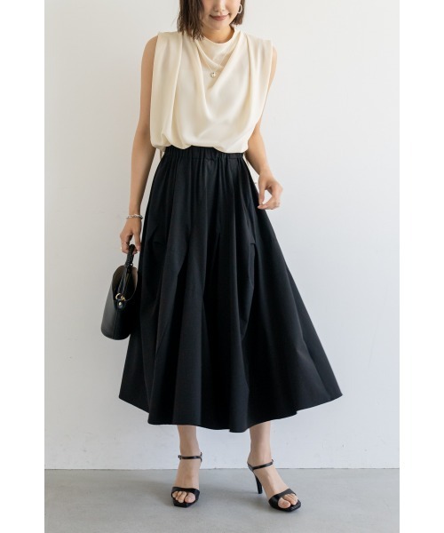 M.deux（エムドゥ）の「【上品映えトップス】〈とろみカットドレープブラウス〉（シャツ/ブラウス・レディース・ブルー/オフホワイト/ブラック・MEDIUM）」の6枚目の写真
