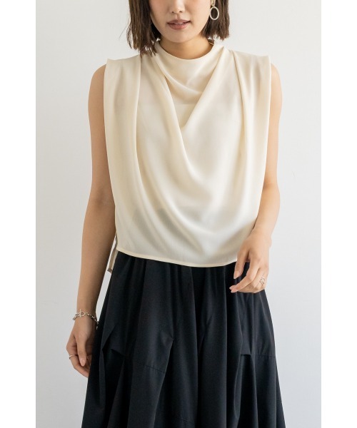 M.deux（エムドゥ）の「【上品映えトップス】〈とろみカットドレープブラウス〉（シャツ/ブラウス・レディース・ブルー/オフホワイト/ブラック・MEDIUM）」の8枚目の写真