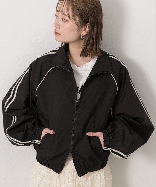 ad thie（アドティエ）の「サイドライン スタンドカラーブルゾン（ブルゾン・レディース・ブラック/ライトブルー/オフホワイト/ピンク・FREE）」の17枚目の写真