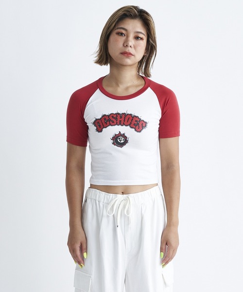 DC SHOES(ディーシーシューズ)の「24 WS FLAME SHORT SS/DCラグランショート丈半袖Tシャツ(Tシャツ/カットソー・レディース・グリーン/レッド/ブラック・MEDIUM/SMALL)」の3枚目の写真