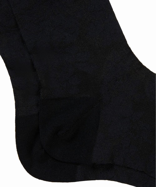 JNBY（ジェーエヌビーワイ）の「Retro Floral-jacquard Sheer Stretch-nylon Socks（ソックス/靴下・レディース・イエロー系その他3/ブルー系その他4/ブラック・ONE SIZE）」の7枚目の写真