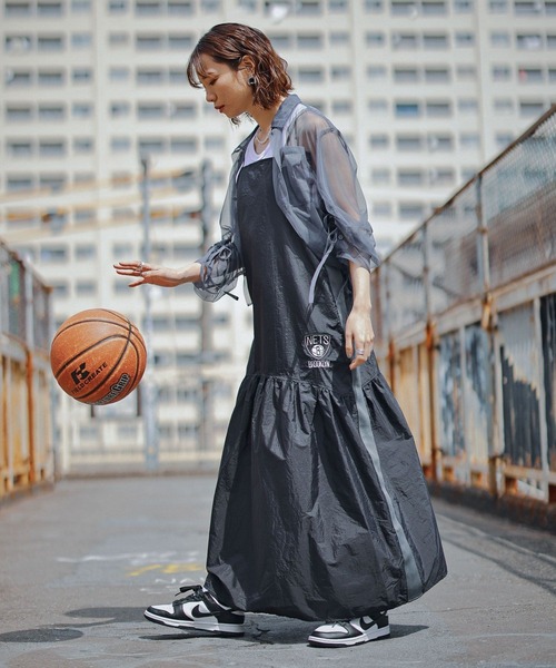 NBA（エヌビーエー）の「【NBA】別注/サイドラインナイロンキャミワンピース（ワンピース・レディース・パープル/ブラック・FREE）」の8枚目の写真