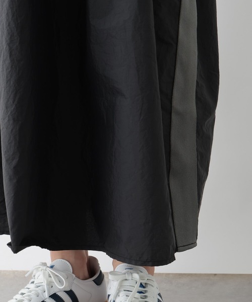 NBA（エヌビーエー）の「【NBA】別注/サイドラインナイロンキャミワンピース（ワンピース・レディース・パープル/ブラック・FREE）」の3枚目の写真