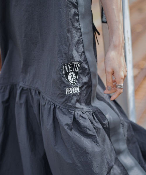 NBA（エヌビーエー）の「【NBA】別注/サイドラインナイロンキャミワンピース（ワンピース・レディース・パープル/ブラック・FREE）」の14枚目の写真