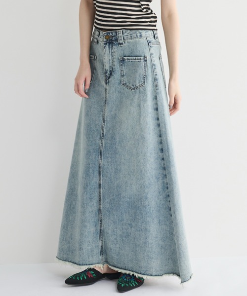 MERLOT(メルロー)の「カットオフデニムスカート(デニムスカート・レディース・ライトブルー・FREE)」の4枚目の写真