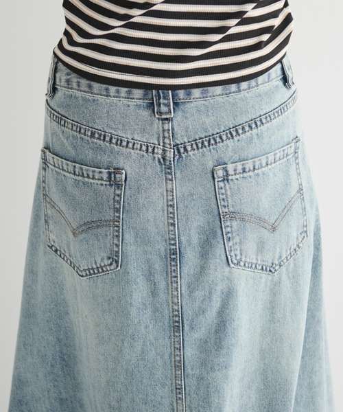 MERLOT(メルロー)の「カットオフデニムスカート(デニムスカート・レディース・ライトブルー・FREE)」の15枚目の写真