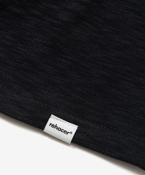 rehacer(レアセル)の「rehacer : Slant Logo Slab CS / スラント ロゴ スラブカットソー(Tシャツ/カットソー・メンズ・ホワイト/ネイビー/ブラック・MEDIUM/LARGE/SMALL)」の8枚目の写真