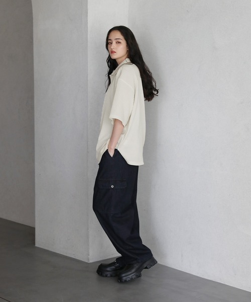 ETELIO（エテリオ）の「レースジャガードドレープニット半袖シャツ（シャツ/ブラウス・メンズ・チャコール/ブラウン/アイボリー/ブラック・S/M/L）」の19枚目の写真