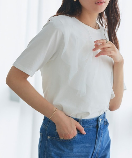 Pierrot(ピエロ)の「【イージーケア】ラッフルドッキングTシャツ(Tシャツ/カットソー・レディース・オフホワイト/ブラック・M/L)」の4枚目の写真