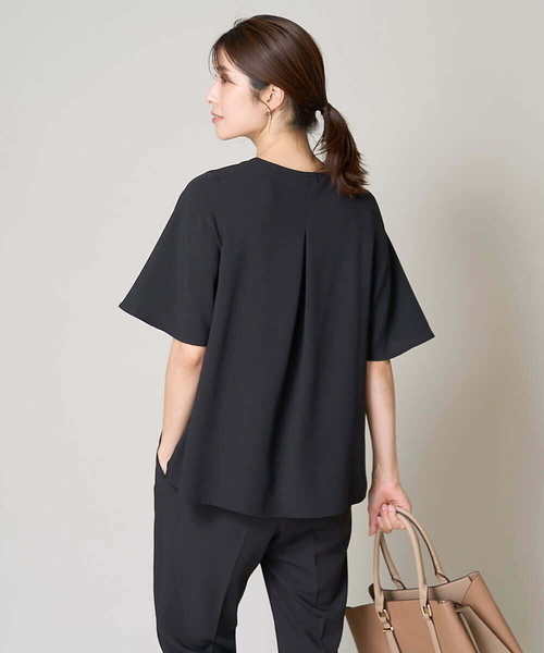 a.v.v（アーヴェヴェ）の「【接触冷感/洗える/イージーケア/速乾】フレアスリーブストレッチブラウス（シャツ/ブラウス・レディース・ブラック/ネイビー/ライトグレー・38/36/40/42/34）」の7枚目の写真