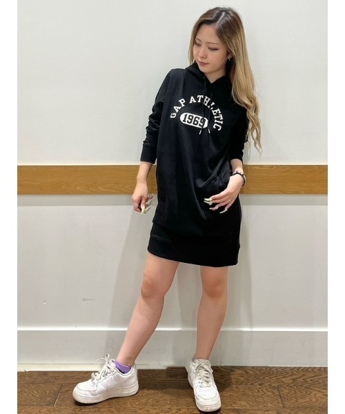 GAP（ギャップ）の「ヴィンテージソフト GAPロゴ フード付きスウェットワンピース（ワンピース・レディース・ブラック/ライトブラウン/グリーン/ライトグレー・XXS/XL/L/S/XS/M）」の9枚目の写真