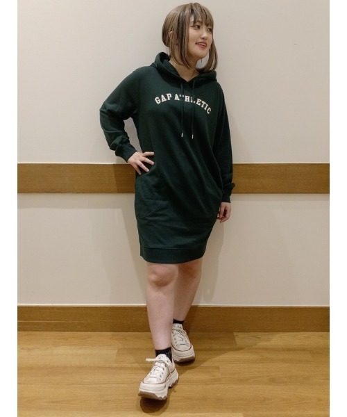 GAP（ギャップ）の「ヴィンテージソフト GAPロゴ フード付きスウェットワンピース（ワンピース・レディース・ブラック/ライトブラウン/グリーン/ライトグレー・XXS/XL/L/S/XS/M）」の11枚目の写真