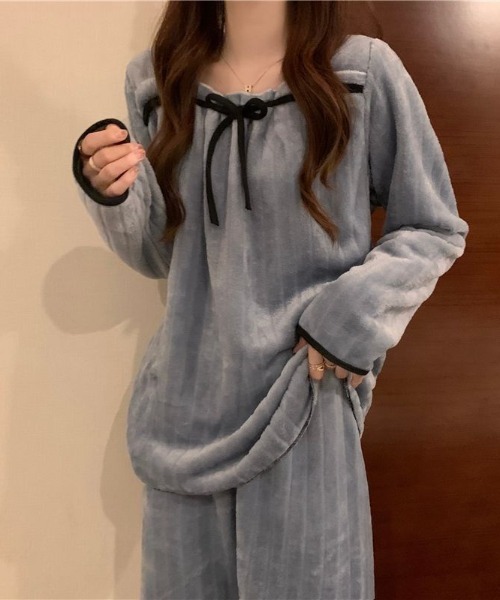 Teem Store（チームストア）の「【上下セット】【2点セット / お気に入り数2.7万人突破!】【お得セット】フリース フロントリボンデザインスクエアネックルームウェア モコフワ（ルームウェア/パジャマ・レディース・その他/ブルー/ホワイト/ピンク・M/L）」の3枚目の写真
