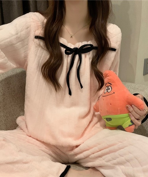 Teem Store（チームストア）の「【上下セット】【2点セット / お気に入り数2.7万人突破!】【お得セット】フリース フロントリボンデザインスクエアネックルームウェア モコフワ（ルームウェア/パジャマ・レディース・その他/ブルー/ホワイト/ピンク・M/L）」の11枚目の写真