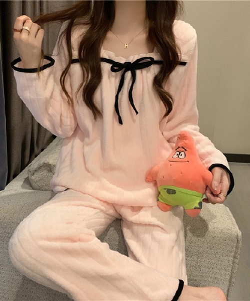 Teem Store（チームストア）の「【上下セット】【2点セット / お気に入り数2.7万人突破!】【お得セット】フリース フロントリボンデザインスクエアネックルームウェア モコフワ（ルームウェア/パジャマ・レディース・その他/ブルー/ホワイト/ピンク・M/L）」の10枚目の写真