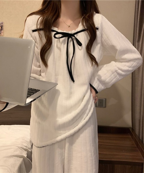 Teem Store（チームストア）の「【上下セット】【2点セット / お気に入り数2.7万人突破!】【お得セット】フリース フロントリボンデザインスクエアネックルームウェア モコフワ（ルームウェア/パジャマ・レディース・その他/ブルー/ホワイト/ピンク・M/L）」の6枚目の写真