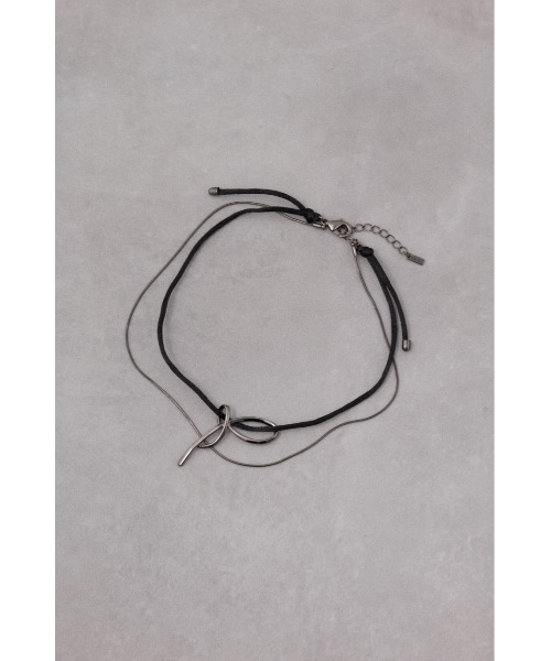 AZUL by moussy（アズールバイマウジー）の「タイデザインレイヤードチョーカー（チョーカー・レディース・シルバー/ブラック・FREE）」の10枚目の写真