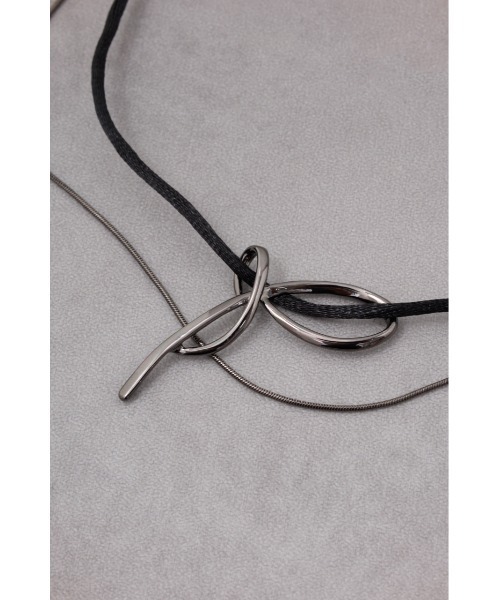 AZUL by moussy（アズールバイマウジー）の「タイデザインレイヤードチョーカー（チョーカー・レディース・シルバー/ブラック・FREE）」の9枚目の写真