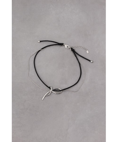 AZUL by moussy（アズールバイマウジー）の「タイデザインレイヤードチョーカー（チョーカー・レディース・シルバー/ブラック・FREE）」の5枚目の写真