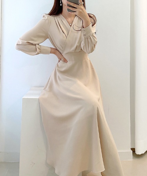 ECLIN(エクラン)の「ウエストマークカシュクールワンピース(ワンピース・レディース・ブラック/ベージュ/ブルー・L/S/XL/M)」の4枚目の写真