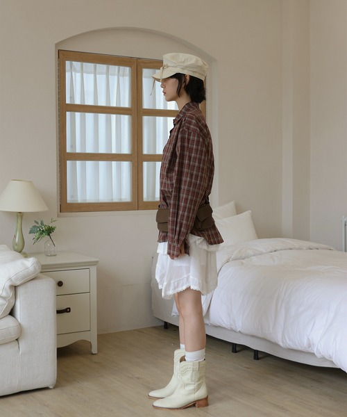 UNE MANSION（ユヌマンション）の「アンバランスティアードフリルレースユニークミニスカート（スカート・レディース・アイボリー/ブラック・FREE）」の4枚目の写真