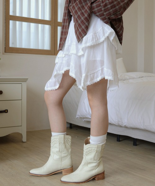 UNE MANSION（ユヌマンション）の「アンバランスティアードフリルレースユニークミニスカート（スカート・レディース・アイボリー/ブラック・FREE）」の11枚目の写真