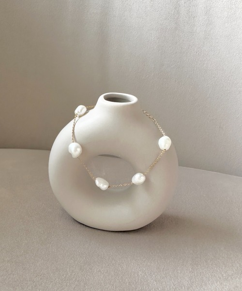 Baroque pearl bracelet