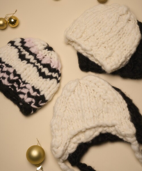 Firsthand（ファーストハンド）の「Firsthand/ファーストハンド ライトウェイトハンドニットイヤーマフラーキャップ（ニットキャップ/ビーニー・レディース・ブラック/オフホワイト・FREE）」の6枚目の写真