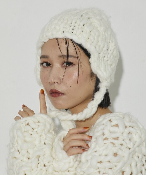 Firsthand（ファーストハンド）の「Firsthand/ファーストハンド ライトウェイトハンドニットイヤーマフラーキャップ（ニットキャップ/ビーニー・レディース・ブラック/オフホワイト・FREE）」の13枚目の写真