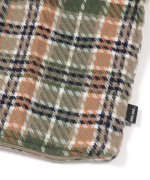 niko and...(ニコアンド)の「オリジナルアクリルチェック柄クッションカバー(クッション/クッションカバー・レディース・ベージュ/ネイビー・0)」の9枚目の写真