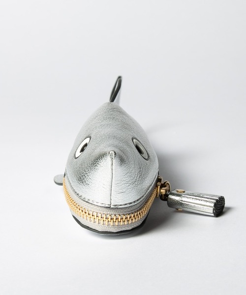 ANYA HINDMARCH Pens Shark in Silver Soft Metallic Capra